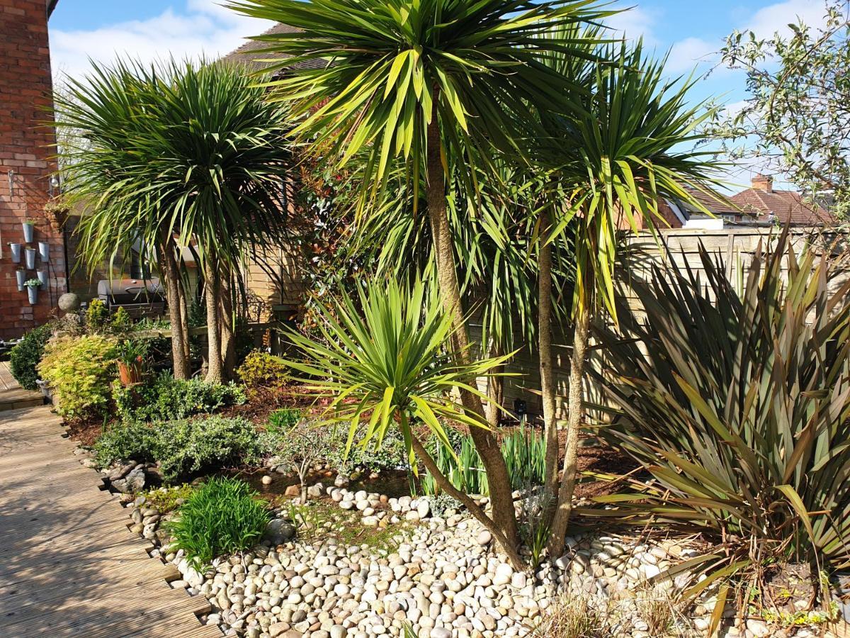 Tropical Garden Oasis Rooms Birmingham Exterior foto